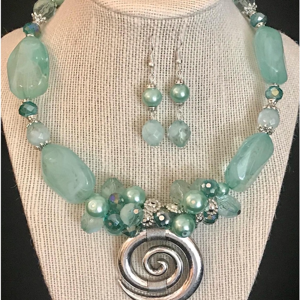 Custom Made Memory Wire Necklaces - Picture 5 of 11